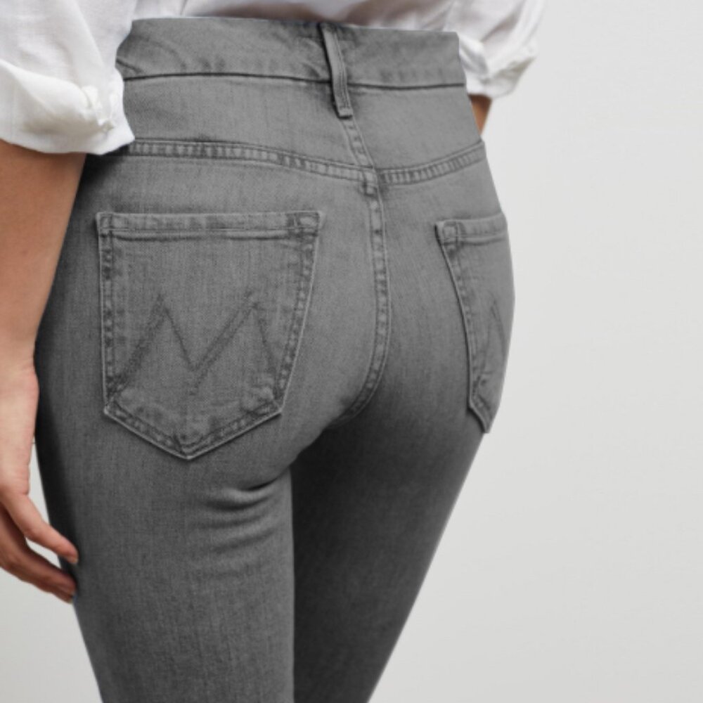 MOTHER - "Looker Ankle Fray" jeans in distressed grey